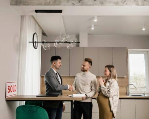 Näin suomalaisten rahankäyttö muuttuu hiljalleen